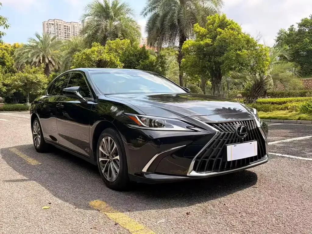 Lexus ES — фото 7