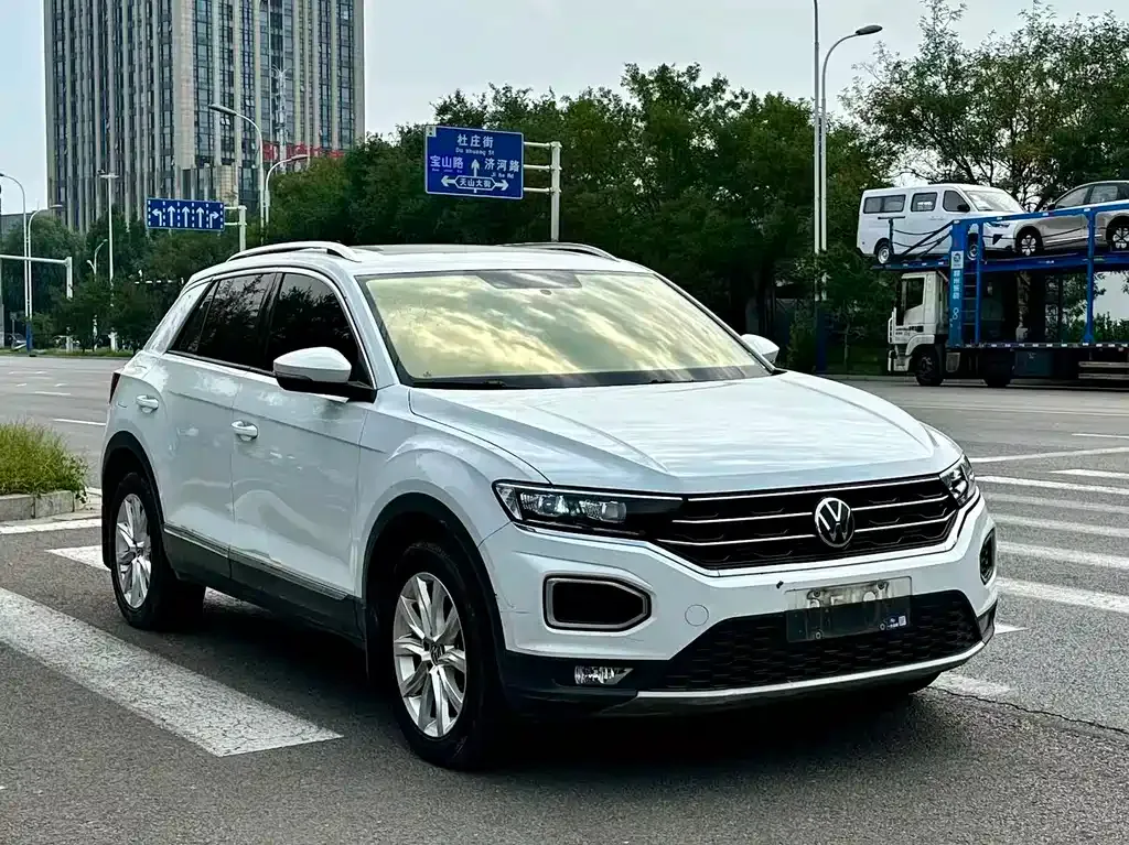 Volkswagen T-Roc — фото 7