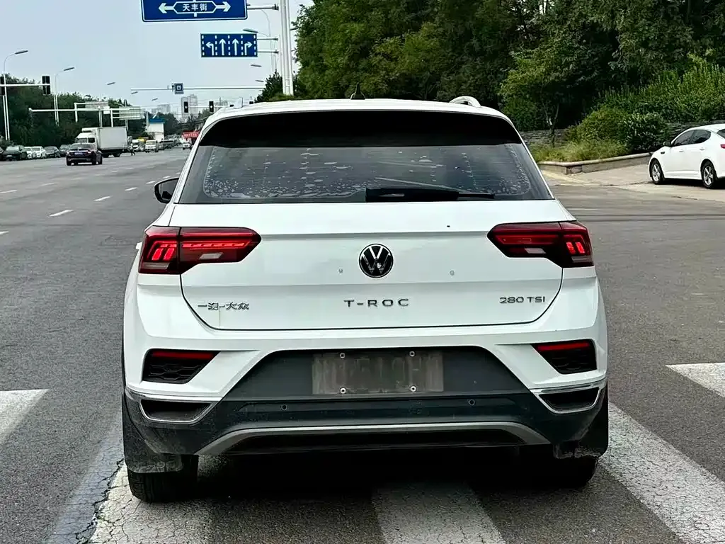 Volkswagen T-Roc — фото 4