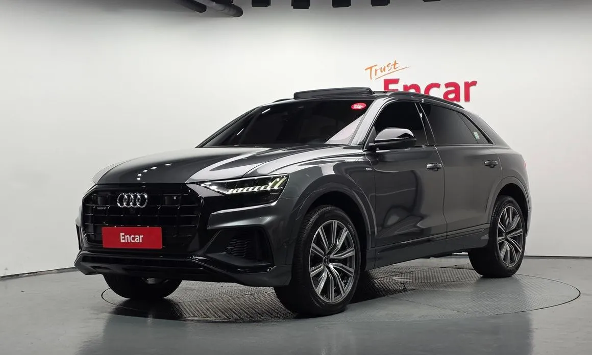 Audi Q8 — фото 1