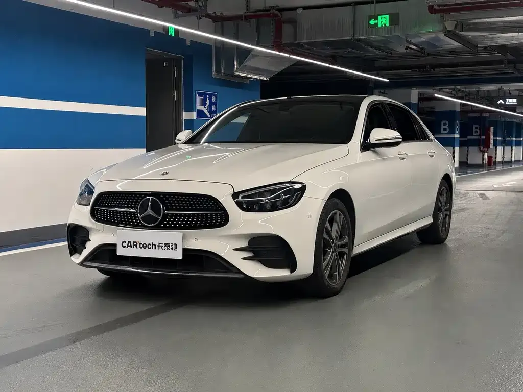 Mercedes-Benz E-Class — фото 1