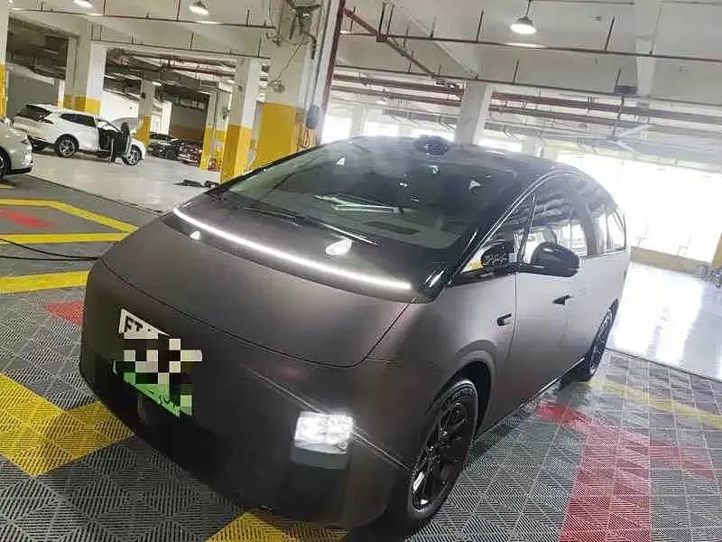 Li Auto MEGA — фото 1