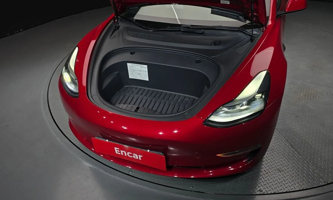 Tesla Model 3 — фото 2