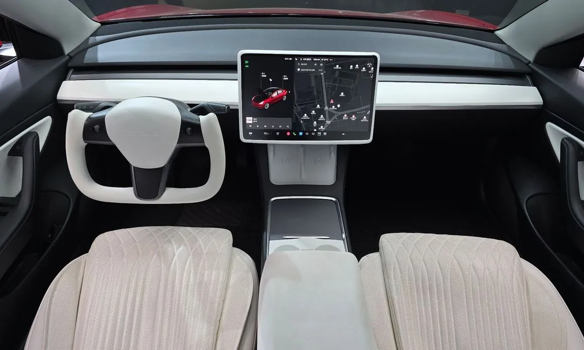 Tesla Model 3 — фото 9