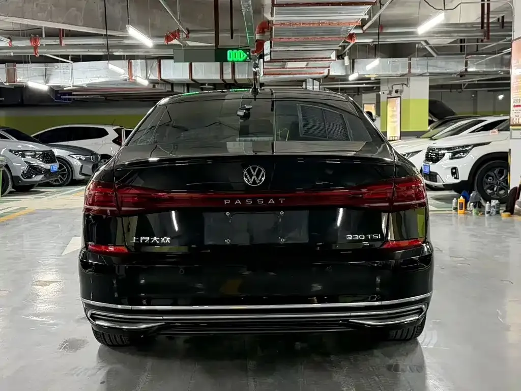 Volkswagen Passat — фото 7