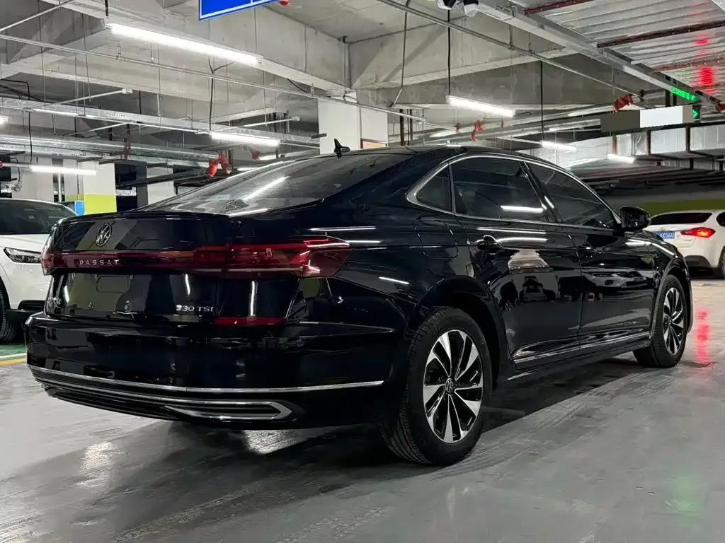 Volkswagen Passat — фото 3