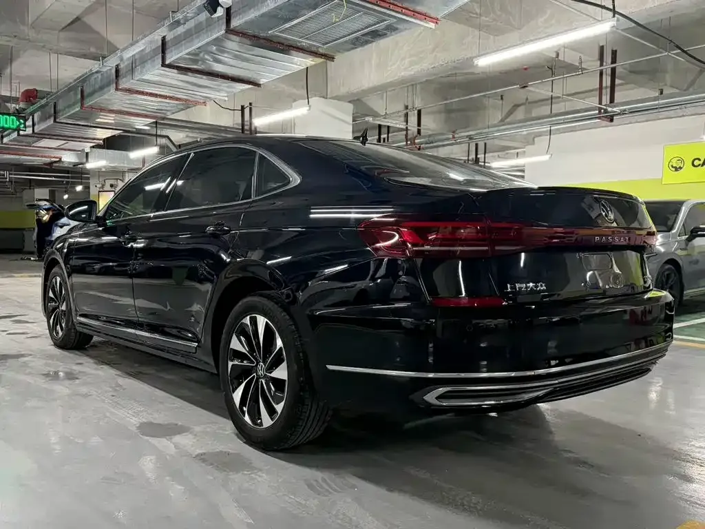 Volkswagen Passat — фото 9