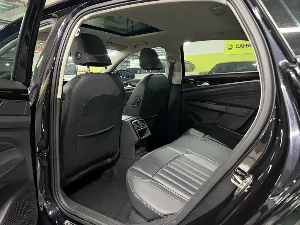 Volkswagen Passat — фото 8
