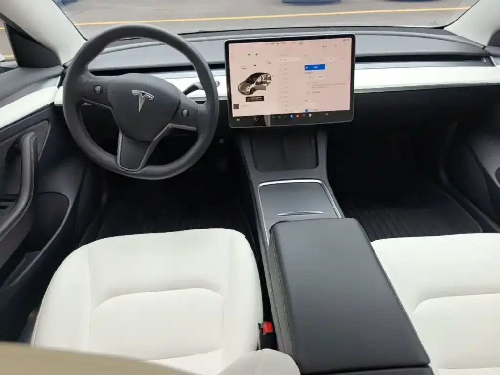 Tesla Model 3 — фото 3