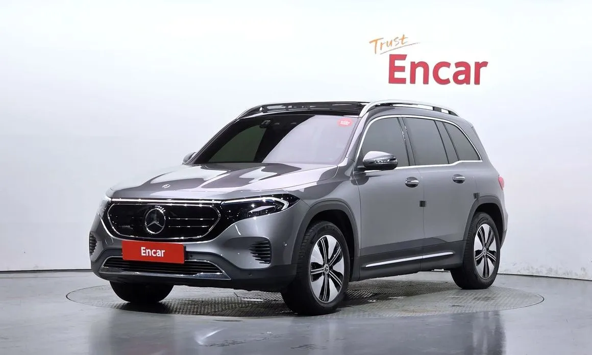 Mercedes-Benz EQB — фото 1