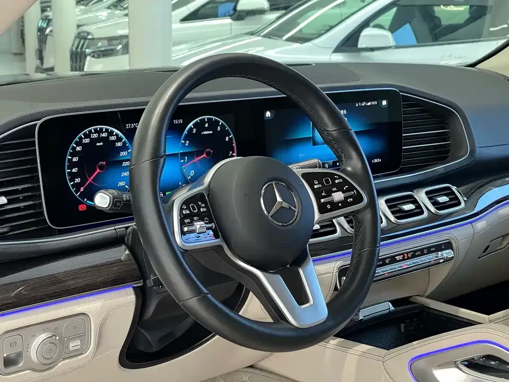 Mercedes-Benz GLS — фото 6
