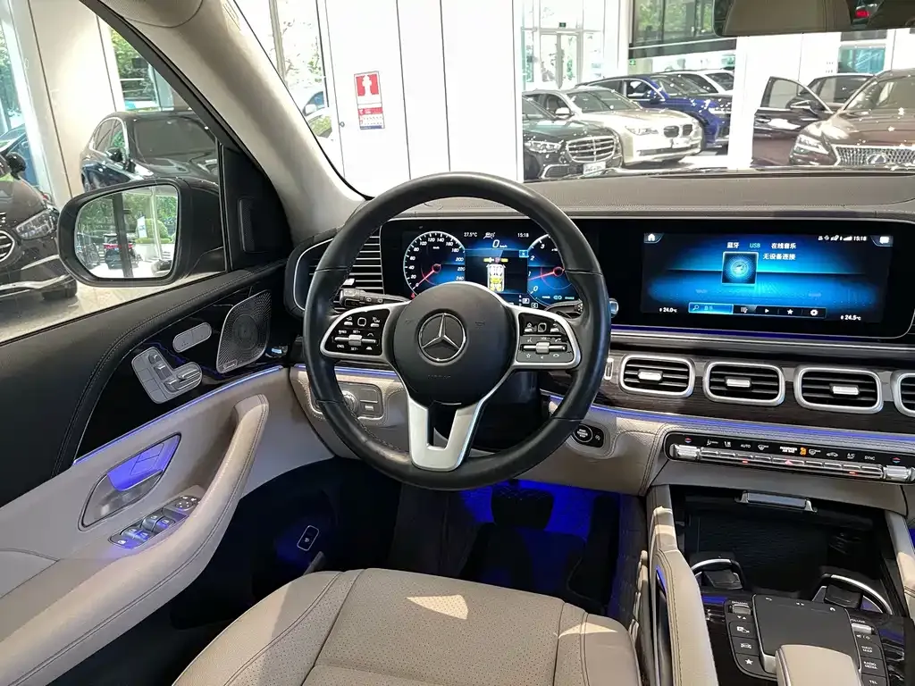 Mercedes-Benz GLS — фото 3