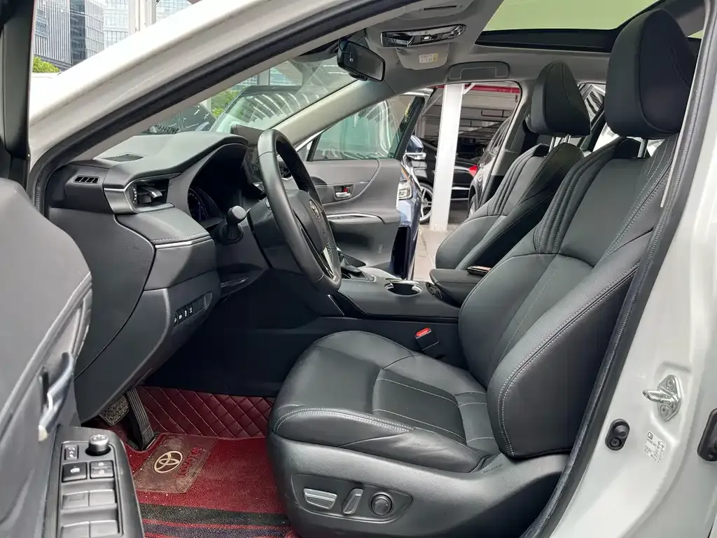 Toyota Harrier — фото 4
