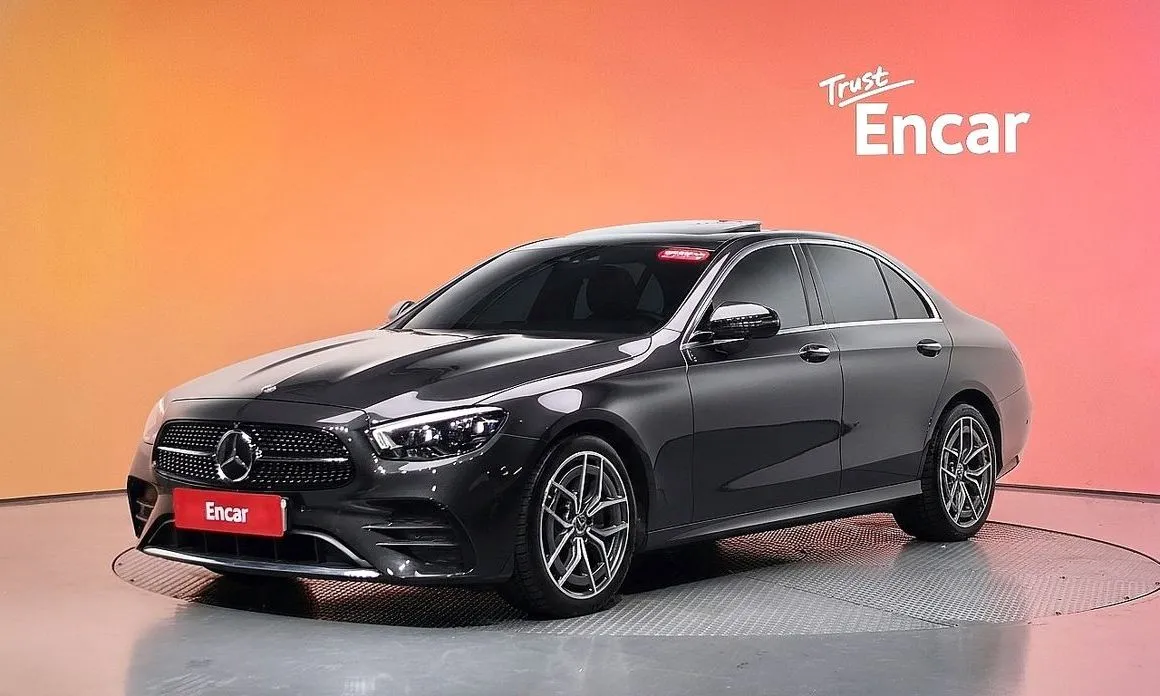 Mercedes-Benz E-Class — фото 1