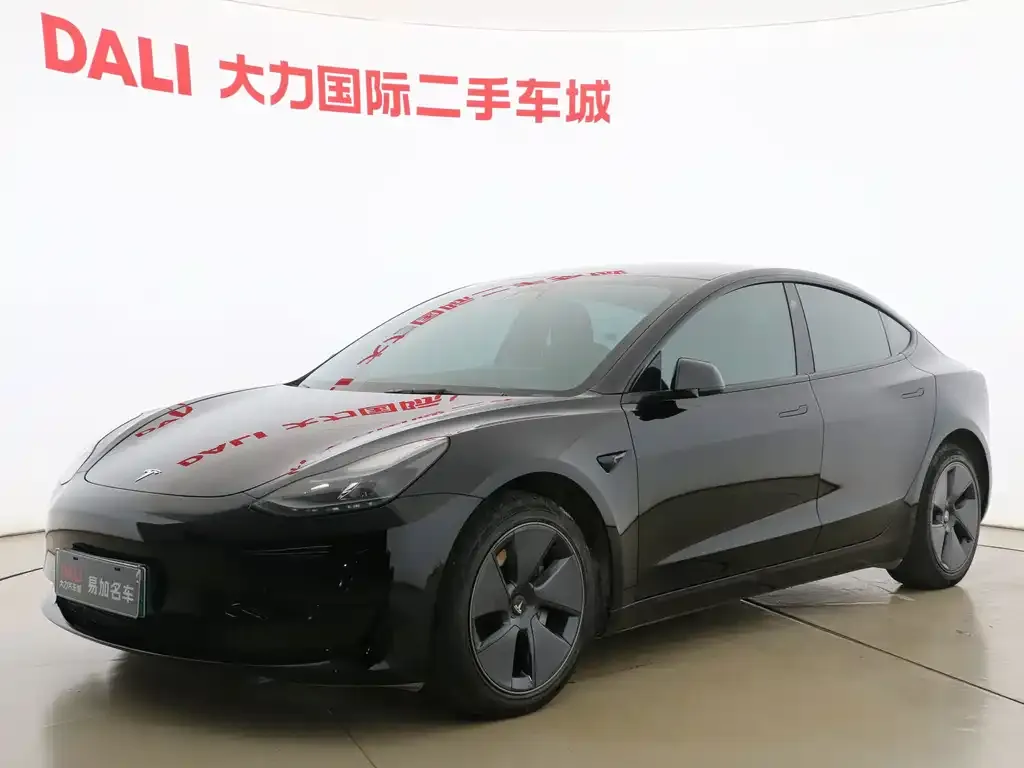 Tesla Model 3 — фото 1