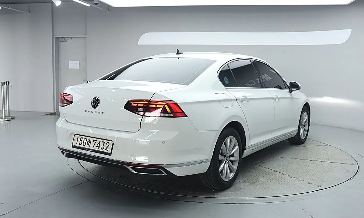 Volkswagen Passat — фото 5