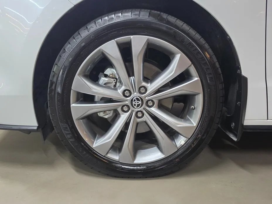 Toyota Sienna — фото 2
