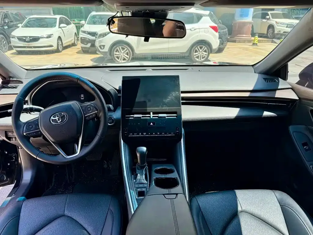 Toyota Avalon — фото 2