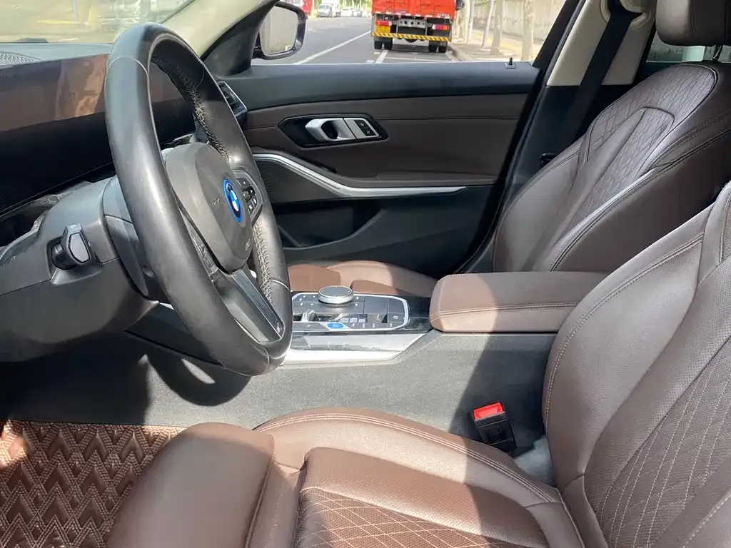 BMW i3 — фото 9