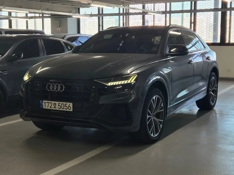 Audi Q8 — фото 1