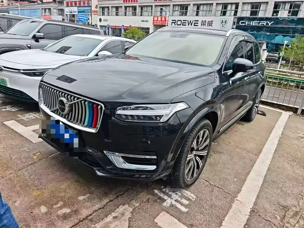 Volvo XC90 — фото 1