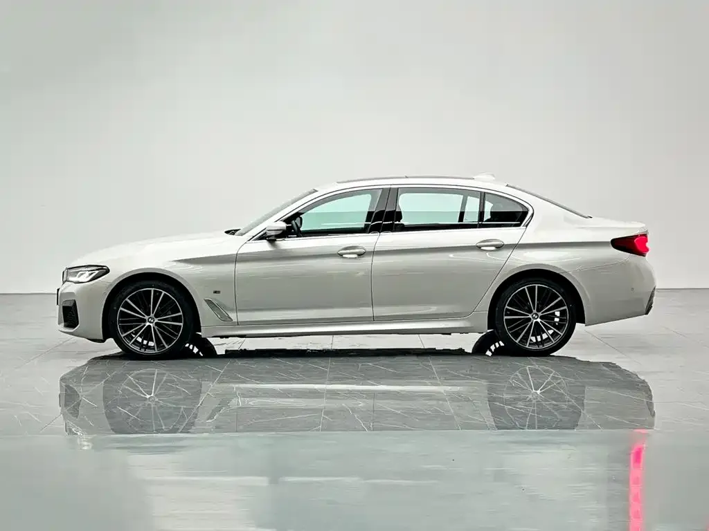 BMW 5 Series — фото 4