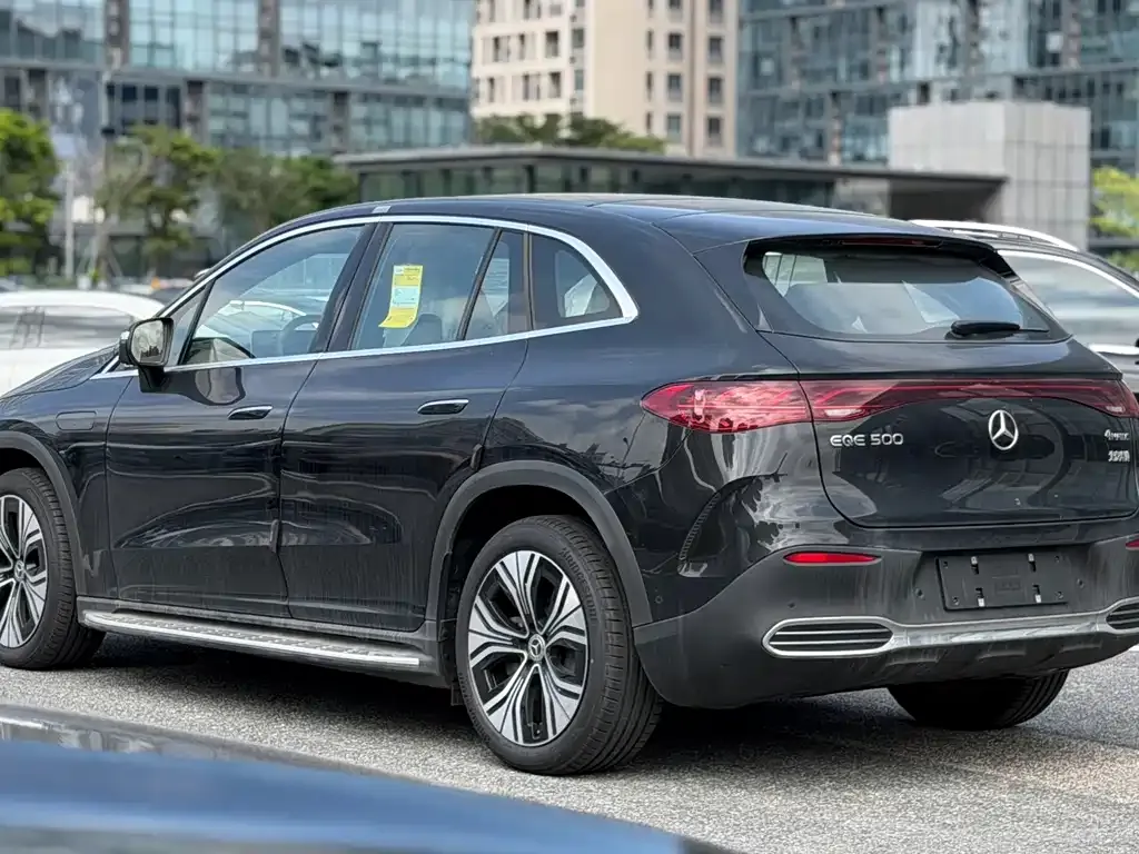 Mercedes-Benz EQE SUV — фото 9