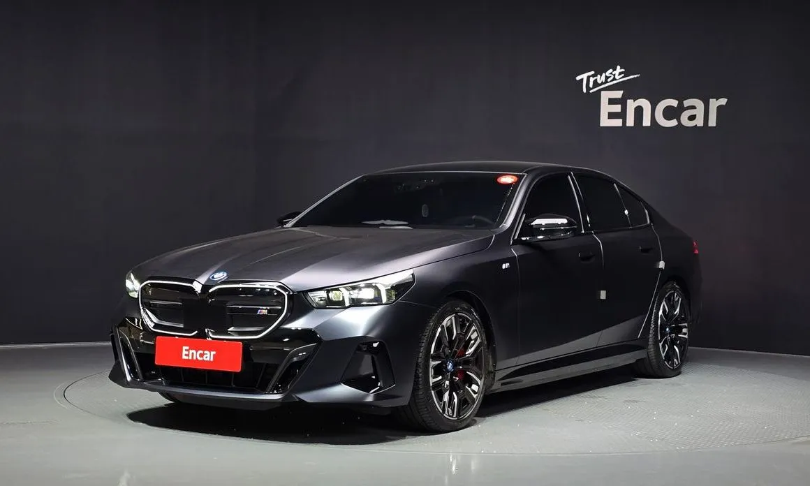 BMW i5 — фото 1