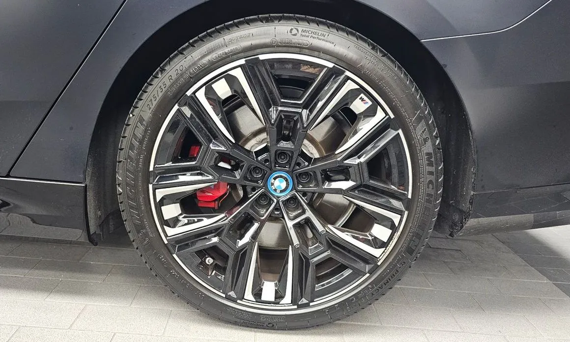 BMW i5 — фото 10