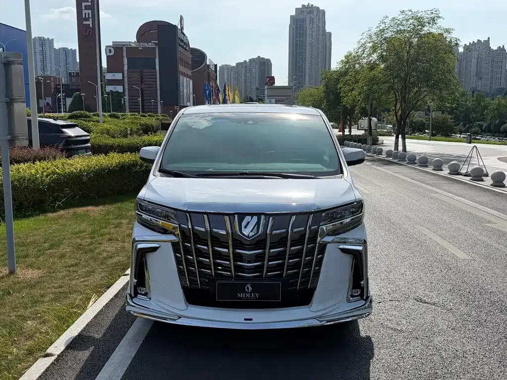 Toyota Vellfire — фото 5