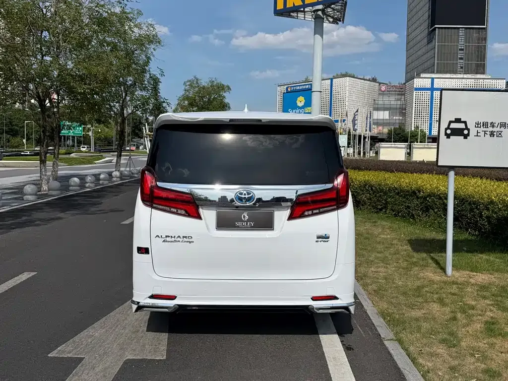 Toyota Vellfire — фото 9