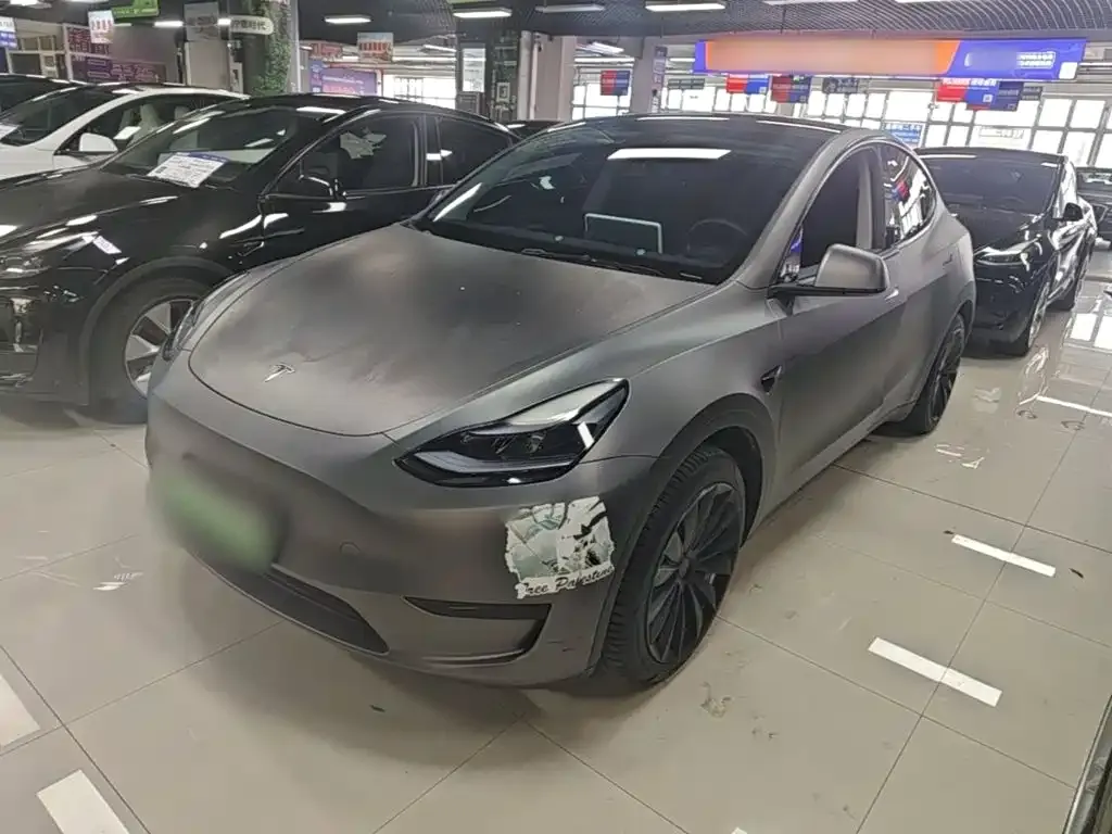 Tesla Model Y — фото 10