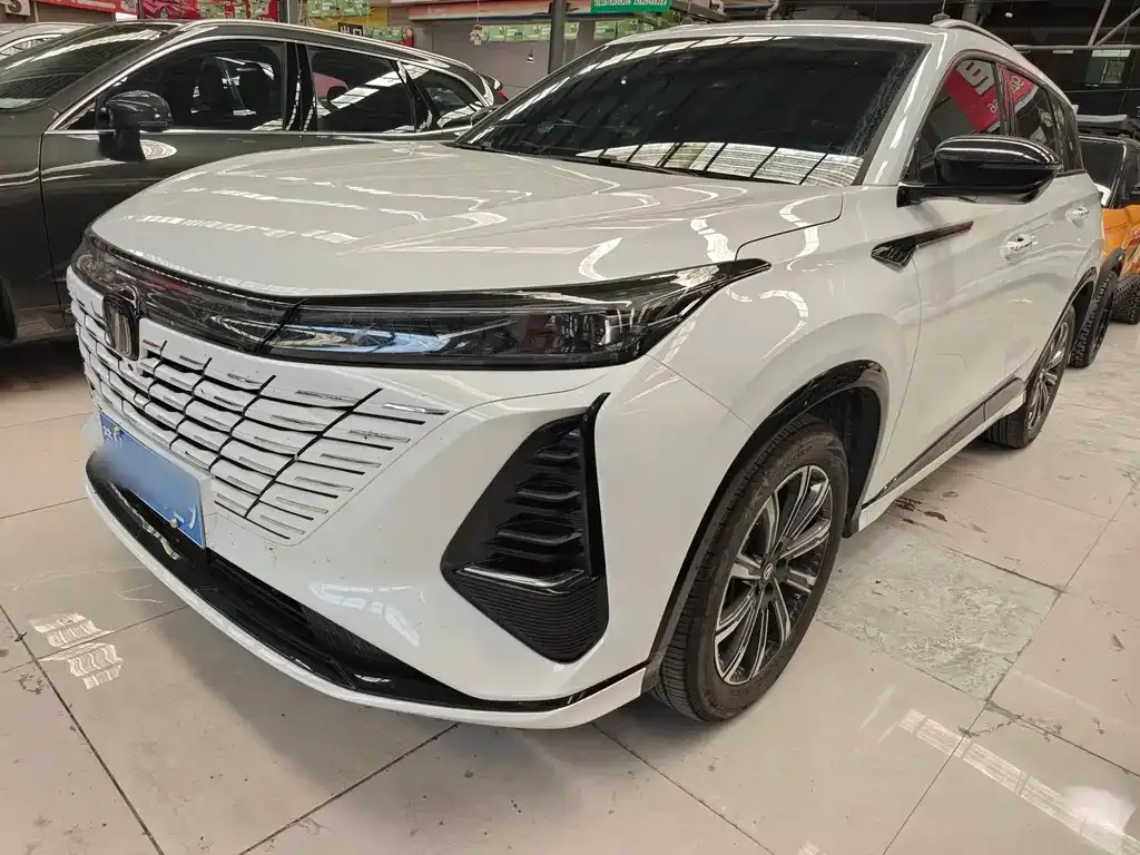 Changan CS75 PLUS — фото 1