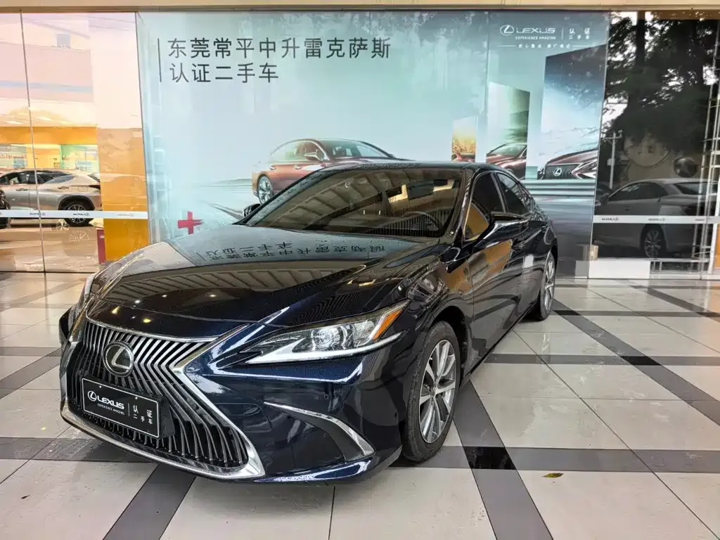Lexus ES — фото 1