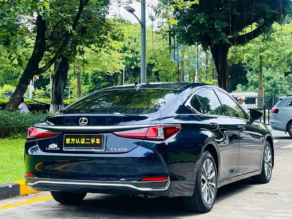 Lexus ES — фото 9