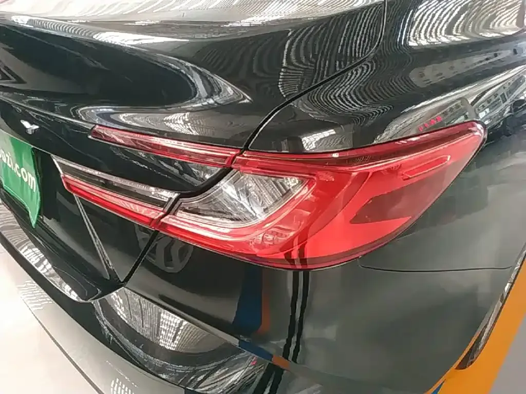 Toyota Camry — фото 7