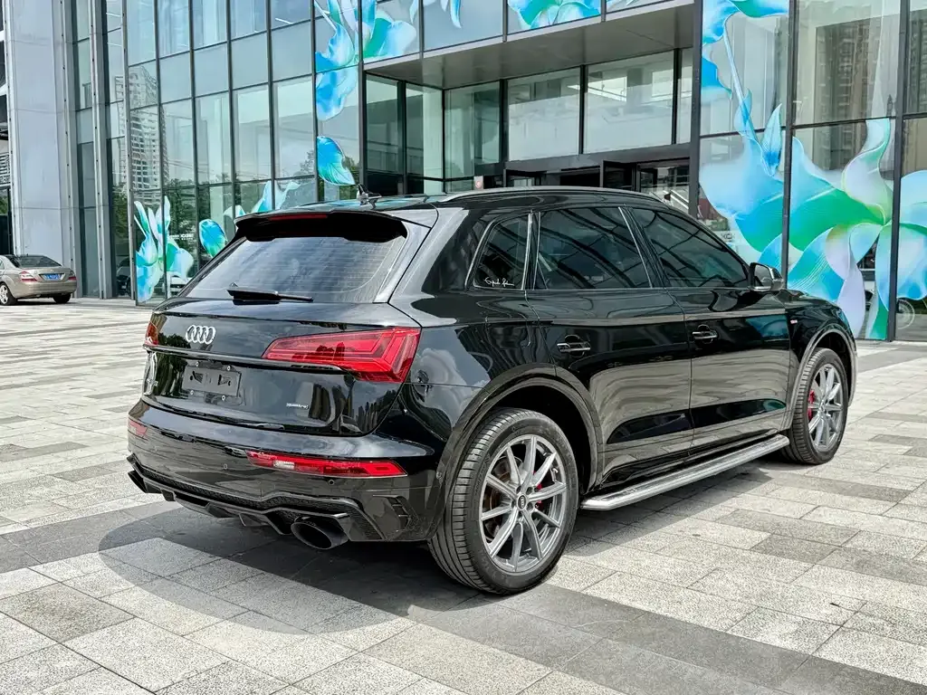 Audi Q5L — фото 7