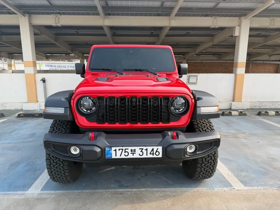 Jeep Wrangler — фото 1