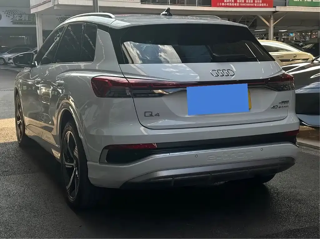 Audi Q4 e-tron — фото 8