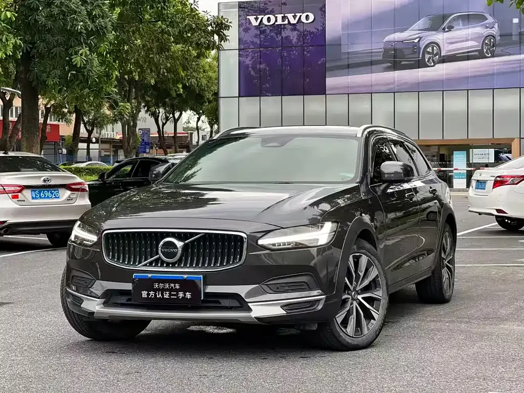 Volvo V90 — фото 1