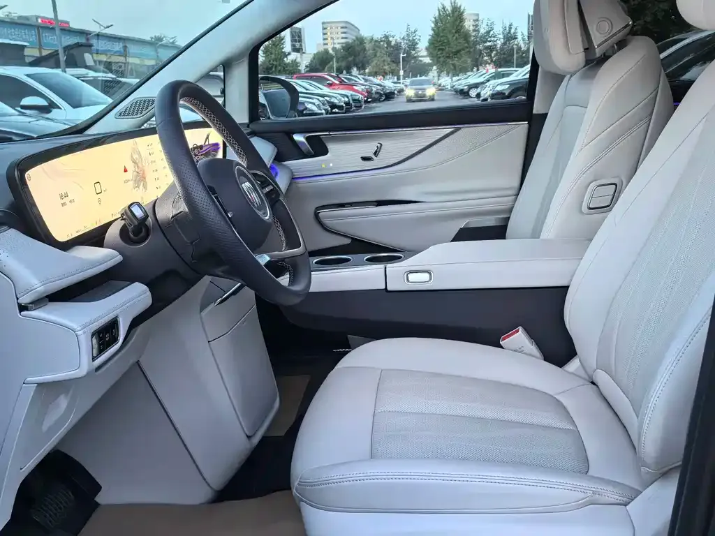 Buick GL8 Hybrid — фото 10
