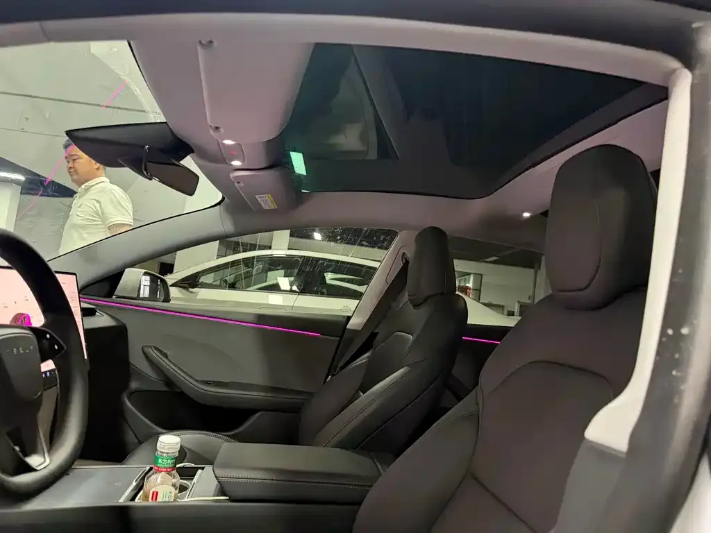 Tesla Model 3 — фото 10