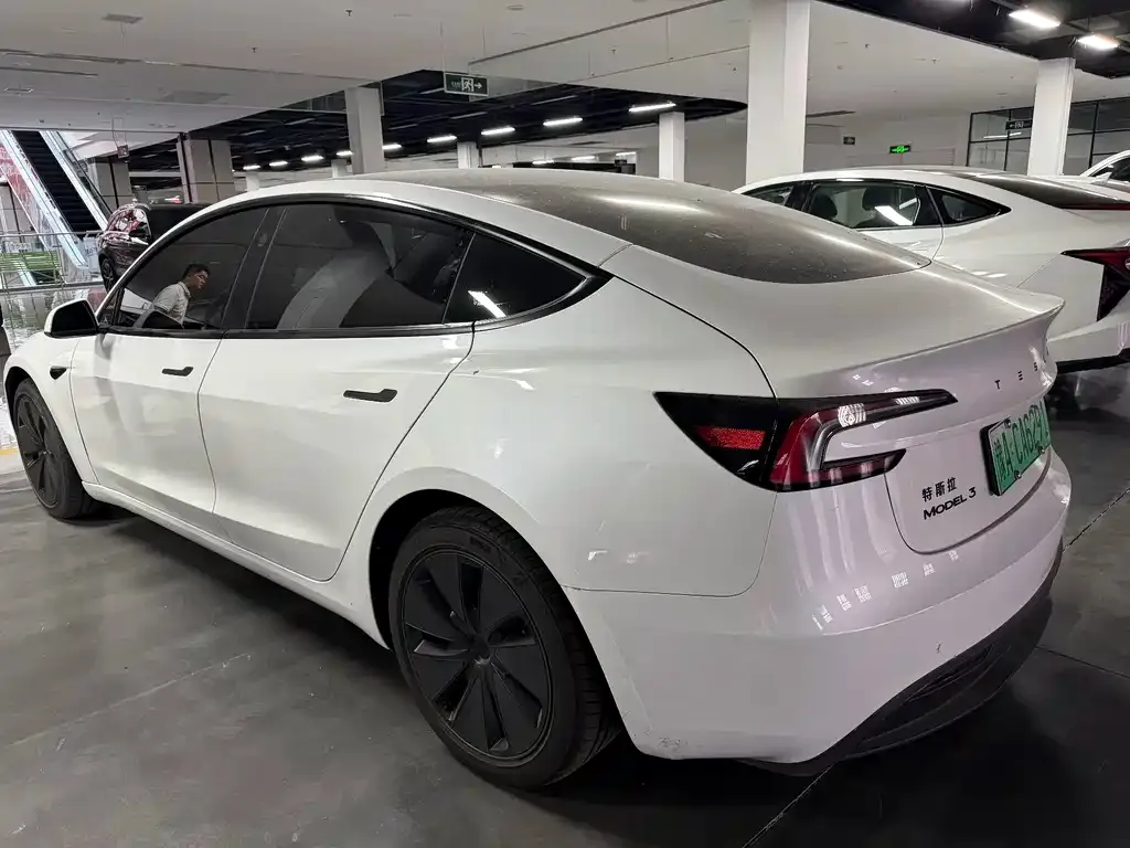 Tesla Model 3 — фото 6