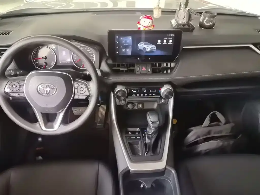 Toyota RAV4 — фото 2