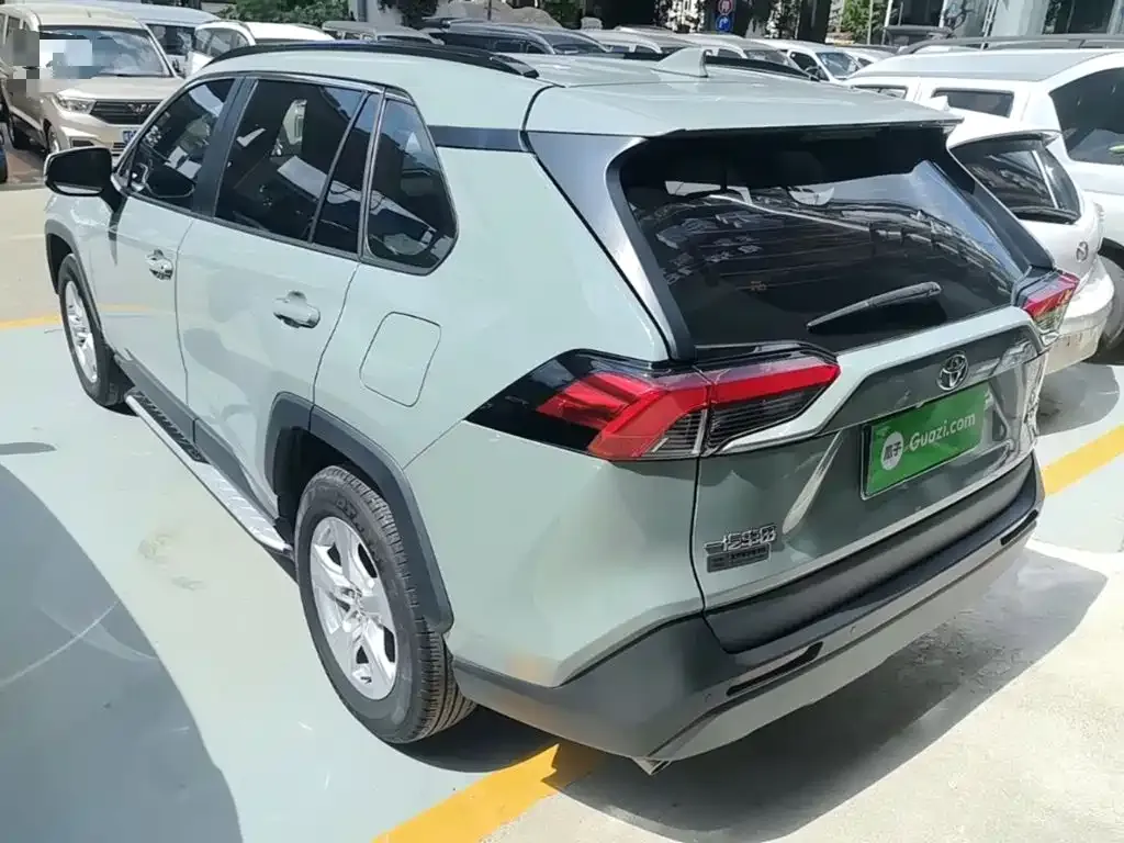 Toyota RAV4 — фото 9