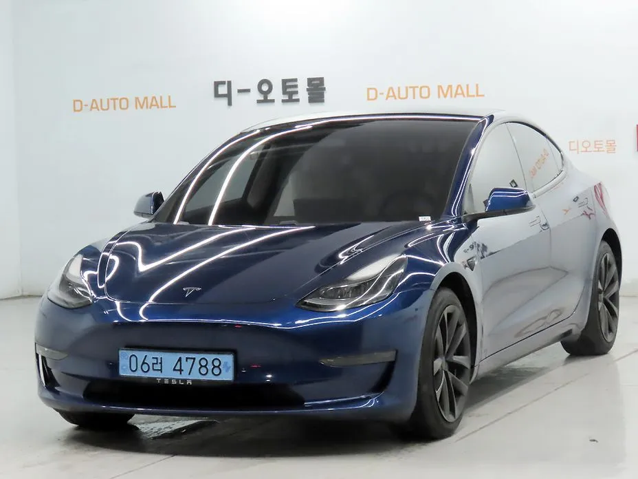 Tesla Model 3 — фото 1