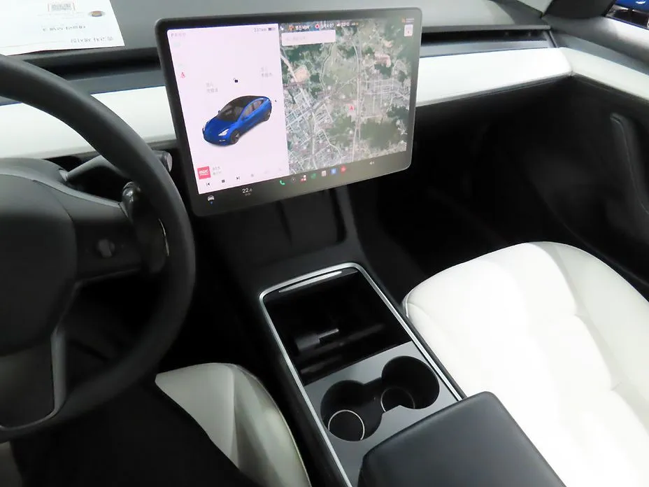 Tesla Model 3 — фото 4