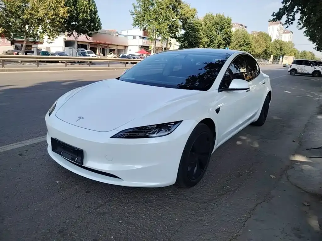 Tesla Model 3 — фото 9