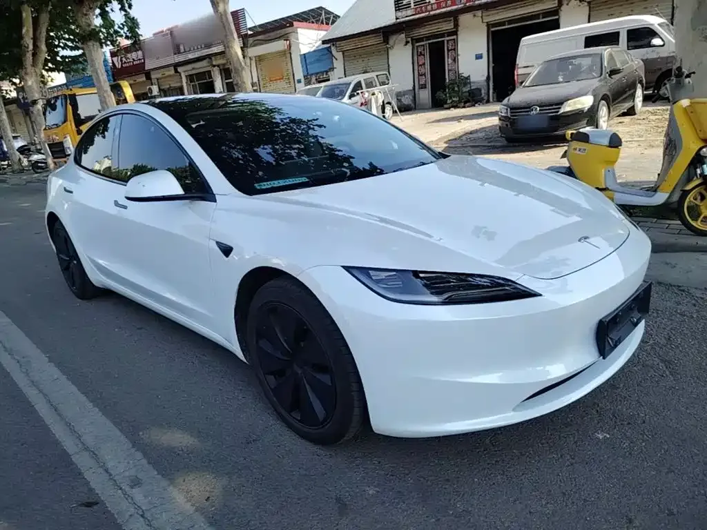 Tesla Model 3 — фото 4