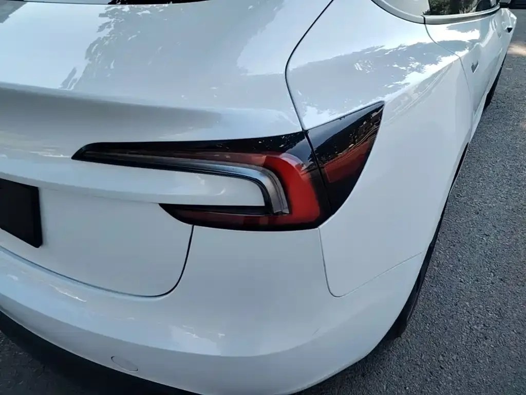 Tesla Model 3 — фото 3